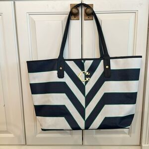 NWT C. Wonder Women’s Navy Green & White Chevron Striped Tote Bag